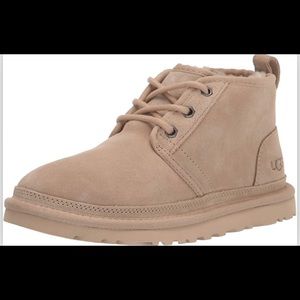 Ugg womens nuemel fashion boot size 8